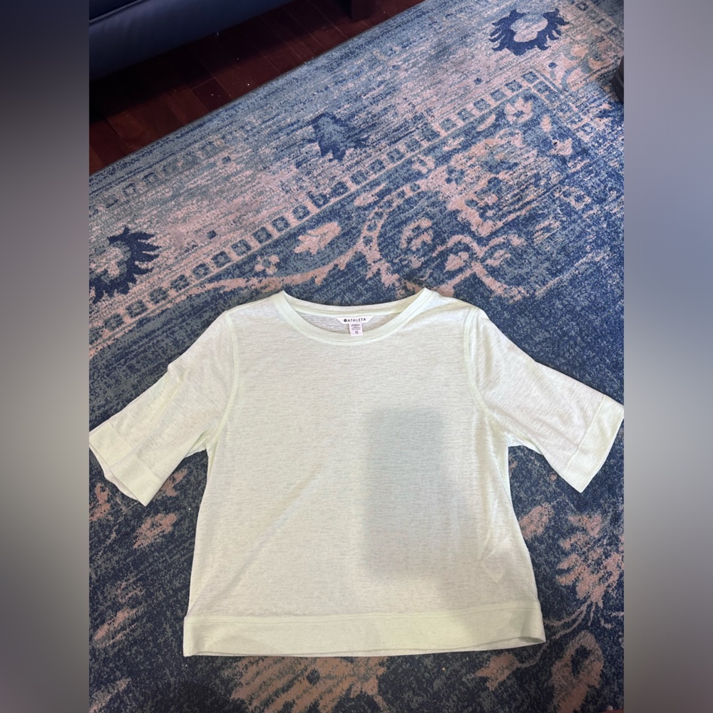Athleta green tshirt